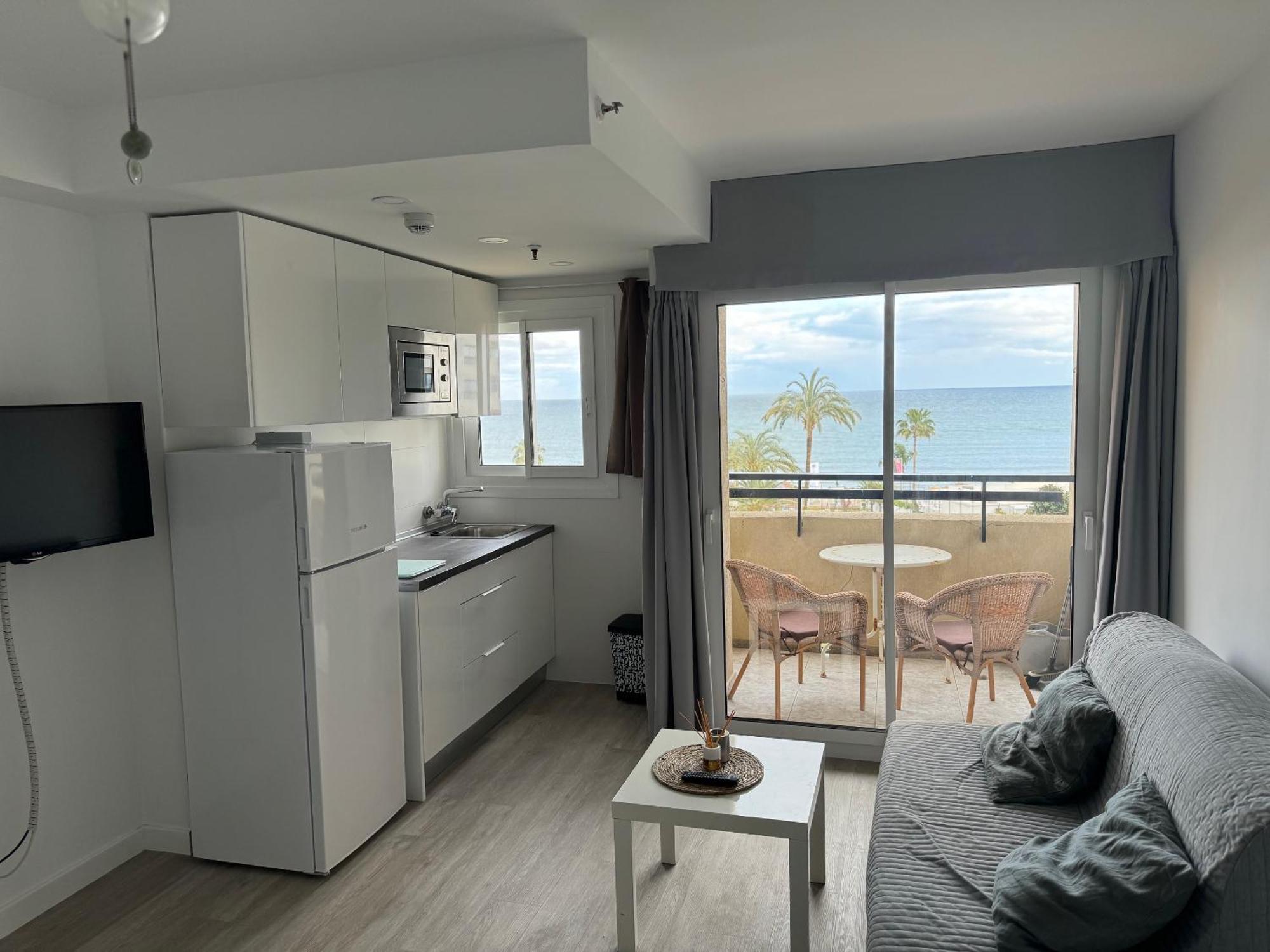 Апартаменти Torremolinos Carihuela 1ª Linea Playa Екстер'єр фото